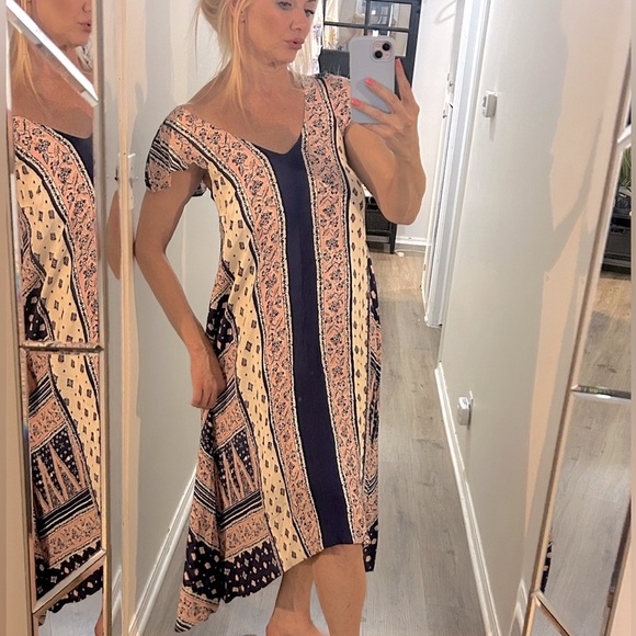 Anthropologie cap sleeve navy blue, pink and white patterned flowy dress - Picture 4 of 13